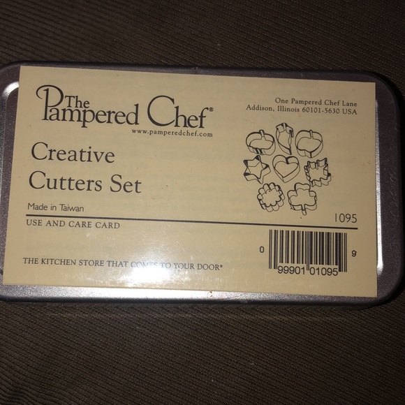 Pampered Chef cookie cutters set - Picture 1 of 2